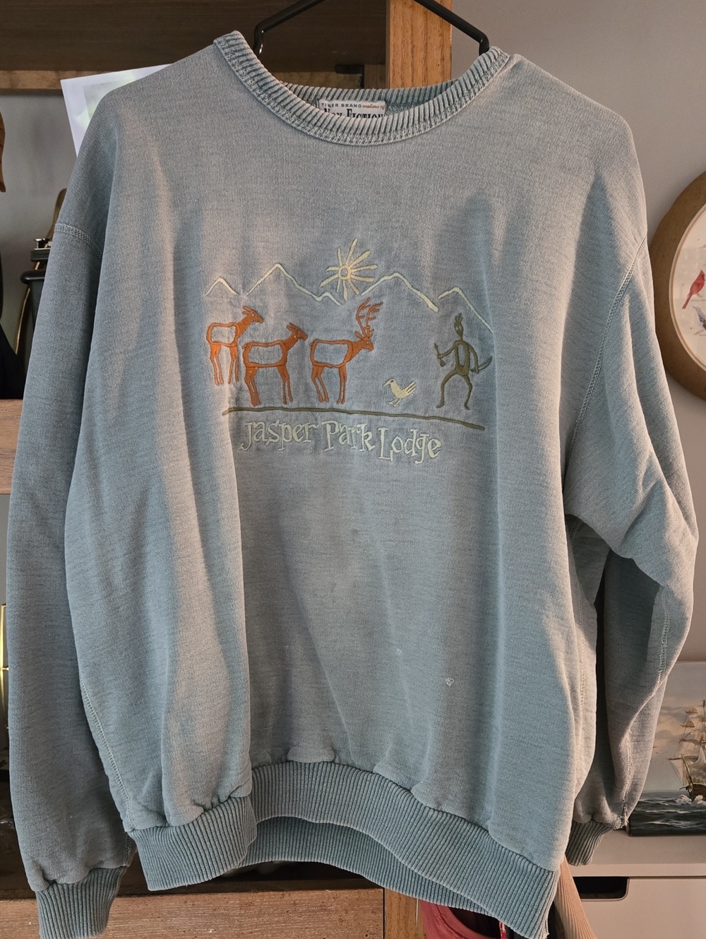 Vintage Jasper Park Lodge Men's Light Sage Embroidered Crewneck Sweatshirt